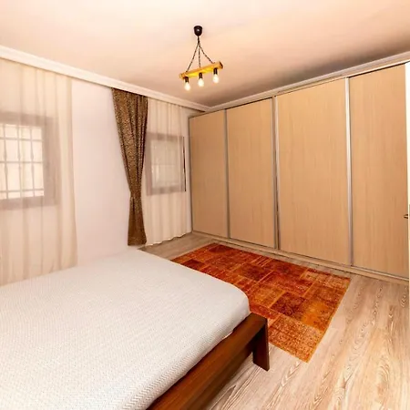 Nyaraló 3 Bedroom Stone House With Shared Pool *